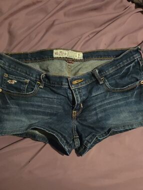 Hollister Mid/Dark Blue Low-Rise Denim Cutoff Shorts